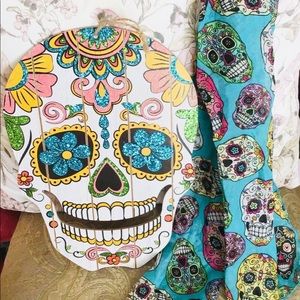 Day of the Dead Sparkly Skull Wall Decor & Scarf